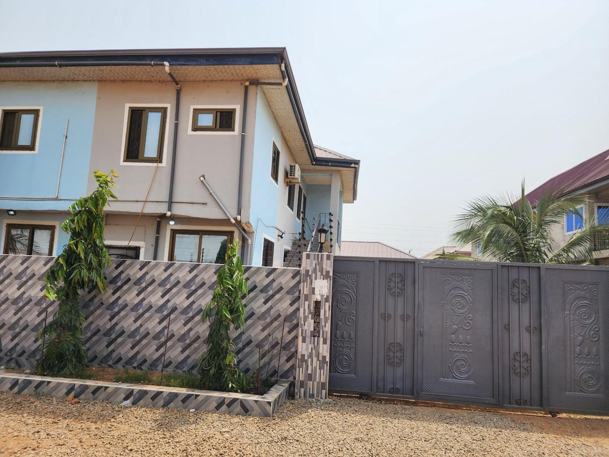 Private Executive Apartments Damba Exterior photo